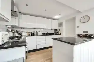 22 Chestnut Road, photo 3
