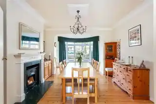 22 Church Crescent, photo 2
