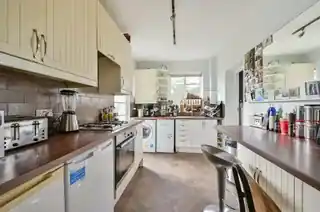 22 Colebrook Close, photo 3