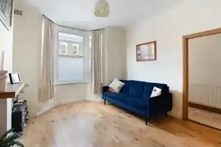 22 Elverson Road, photo 2