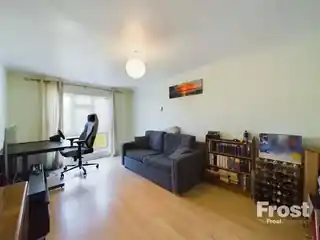 22 Engleheart Drive, photo 4