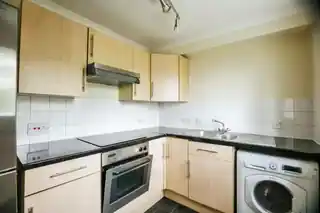 22 Fairbairn Close, photo 3