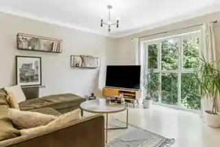 22 Farrow Lane, photo 2