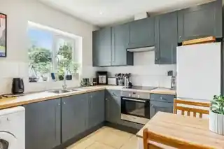 22 Farrow Lane, photo 3
