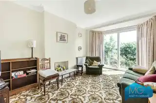 22 Fountains Crescent, photo 4