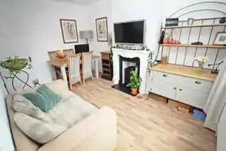 22 Goring Way, photo 3