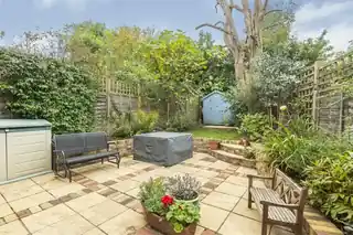 22 Greenstead Gardens, photo 4