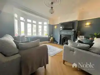 22 Grey Towers Avenue, photo 2