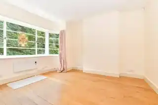 22 Grove Avenue, photo 4