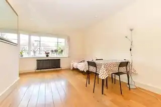 22 Grove Avenue, photo 3