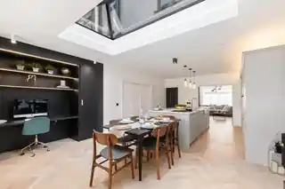 22 Hebdon Road, photo 4