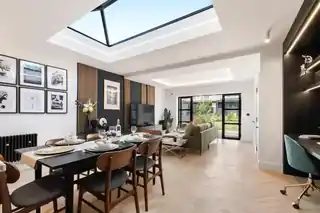 22 Hebdon Road, photo 3