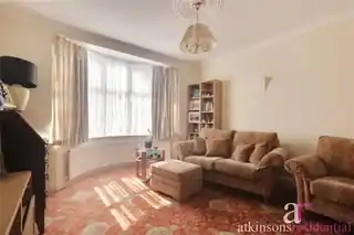22 Hillside Crescent, photo 2