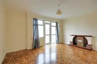 22 Hoe Lane, photo 3