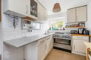 22 Irving Avenue, photo 4