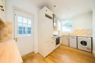 22 King Charles Road, photo 3