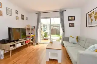 22 Laing Close, photo 3