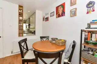22 Laing Close, photo 4