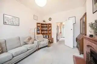 22 Lyndhurst Avenue, photo 3
