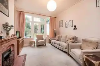 22 Lyndhurst Avenue, photo 2