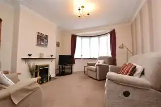 22 Mayesford Road, photo 2
