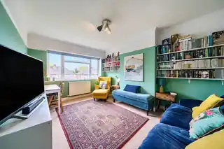 22 Meadway Gardens, photo 2