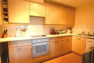22 Millennium Close, photo 3