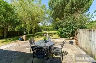 22 Mitchley Hill, photo 2
