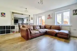 22 Oldmead Close, photo 2