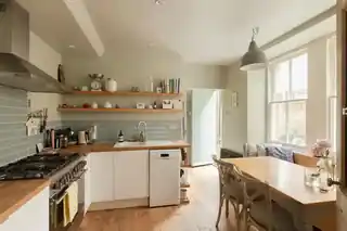 22 Oxenford Street, photo 2