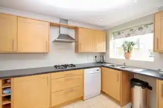 22 Paignton Close, photo 3