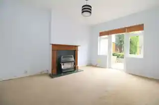 22 Spinney Drive, photo 2