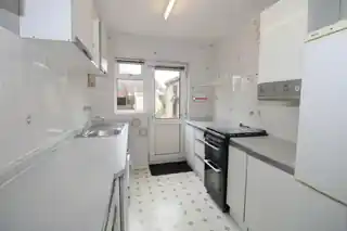 22 Spinney Drive, photo 3