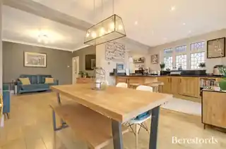22 Station Road, photo 3