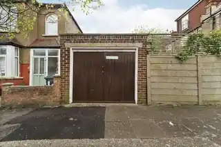22 Stirling Road, photo 3