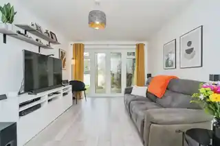 22 Thwaite Close, photo 2