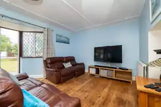 22 Tudor Close, photo 2