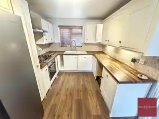22 Upper Park Road, photo 3