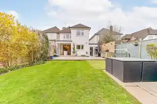 22 Van Dyck Avenue, photo 3