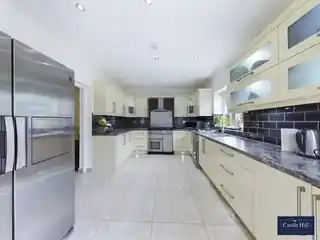 22 Walnut Tree Road, photo 2