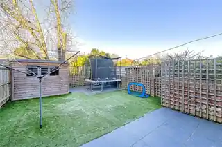 22 Warren Road, photo 2