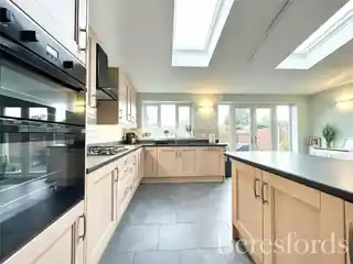 22 Windsor Road, photo 2