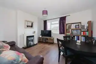 22 Wolsey Close, photo 2