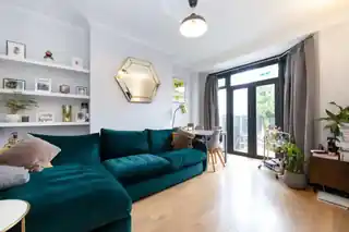 22 Woodlands Avenue, photo 2