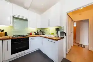 22 Woodlands Avenue, photo 3