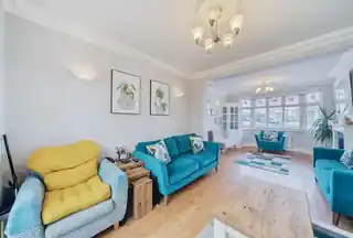 22 Worcester Close, photo 3