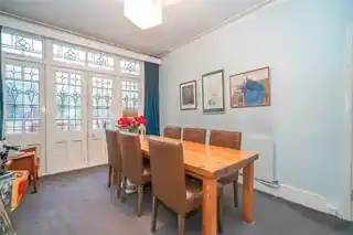 22 Wroxham Gardens, photo 4