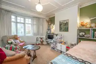 22 Wroxham Gardens, photo 3