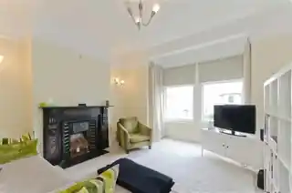 220 Lordship Lane, photo 2