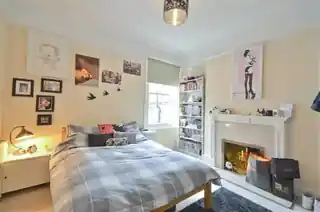 220 Lordship Lane, photo 3